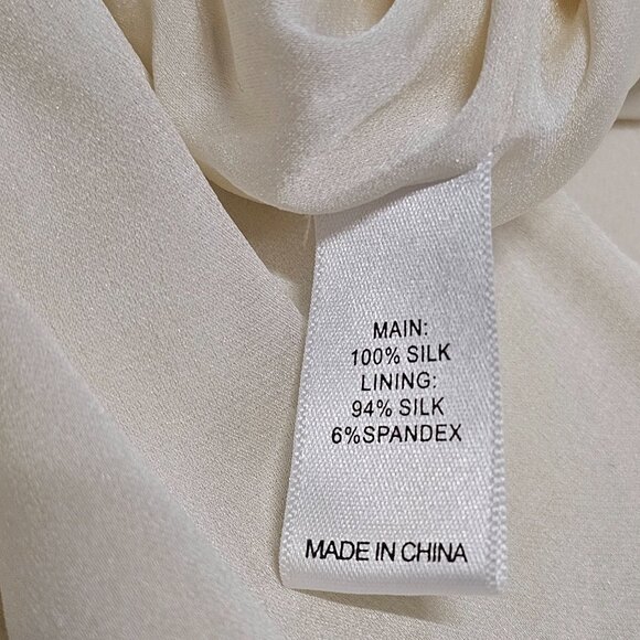 St. John Beaded 100% Silk Lined Top Blouse Women Size 14 Ivory - Picture 13 of 14